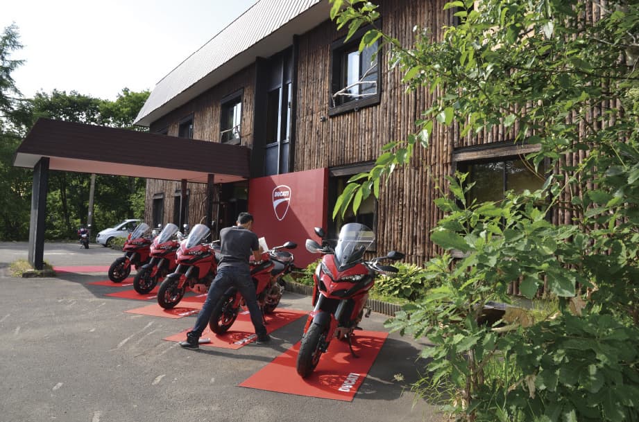 バイクの新車発表展示会（2015）
