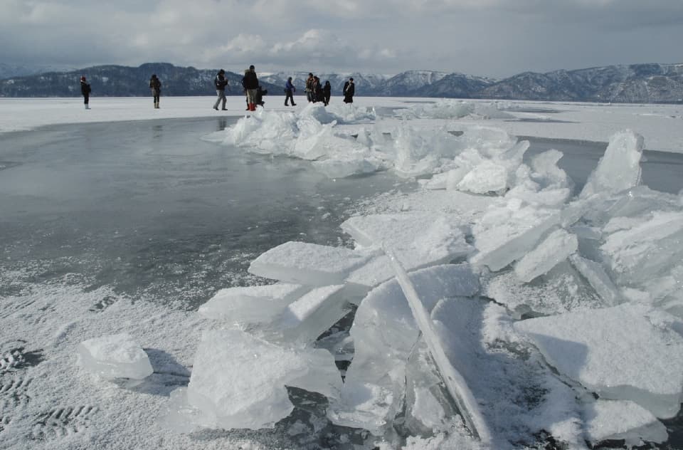 Omiwatari in the lake kussyaro