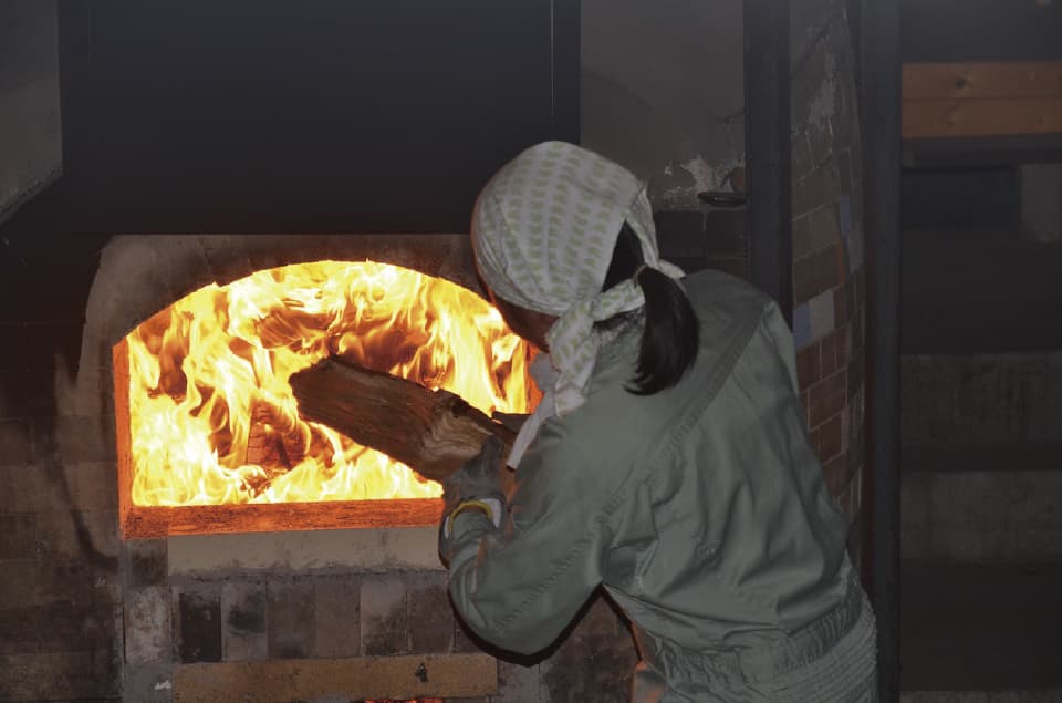 Burning of ceramics in firewood kiln
